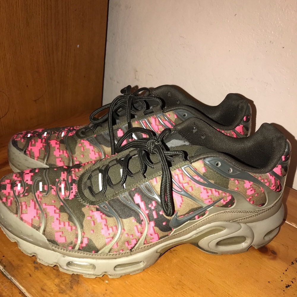 Nike Air Max Plus Digi Camo Olive